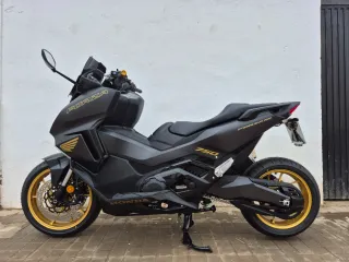 Honda Forza 750. Octubre Año 2024 Negra y Dorada