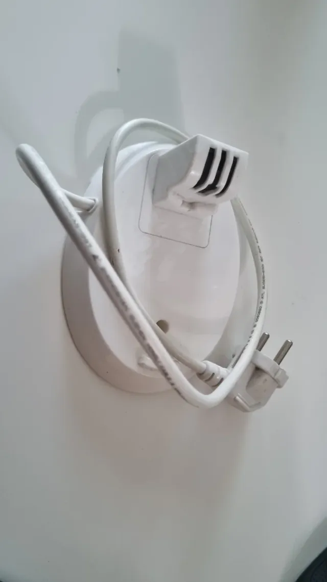 Hervidor de agua blanco