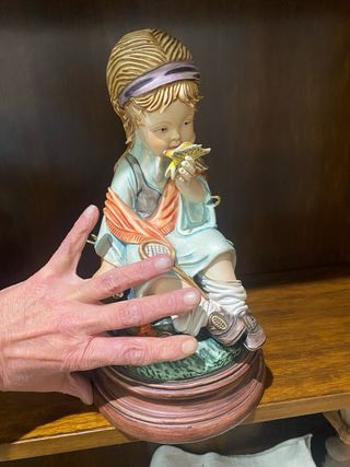 Figura artesanal niña con raqueta