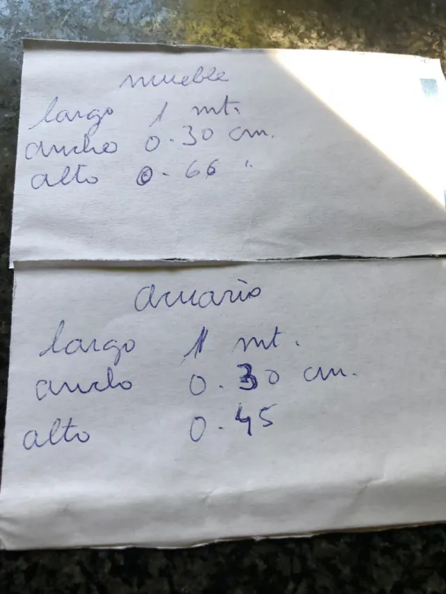 Acuario completo con soporte