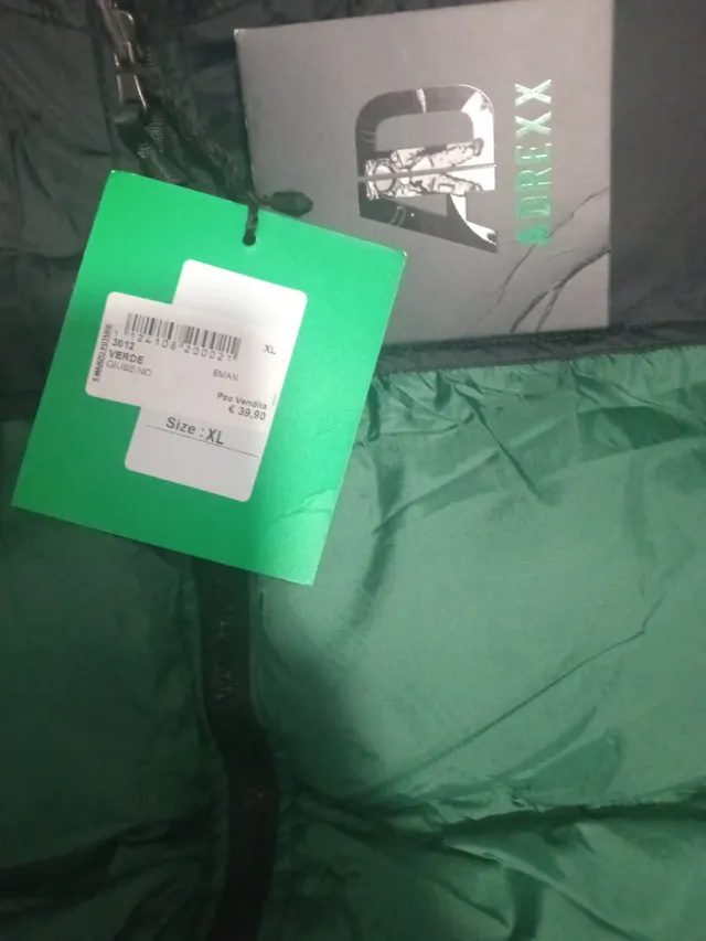 Chaqueta hombre nueva verde y negra