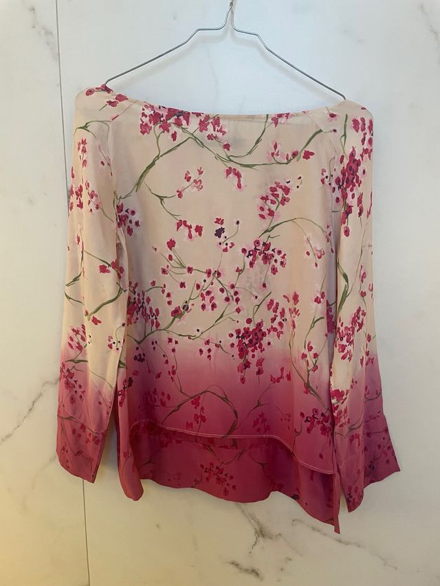 Blusa Zara floral rosa y beige