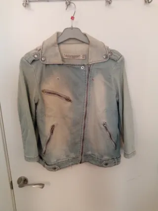 Cazadora vaquera corta Zara Talla XS