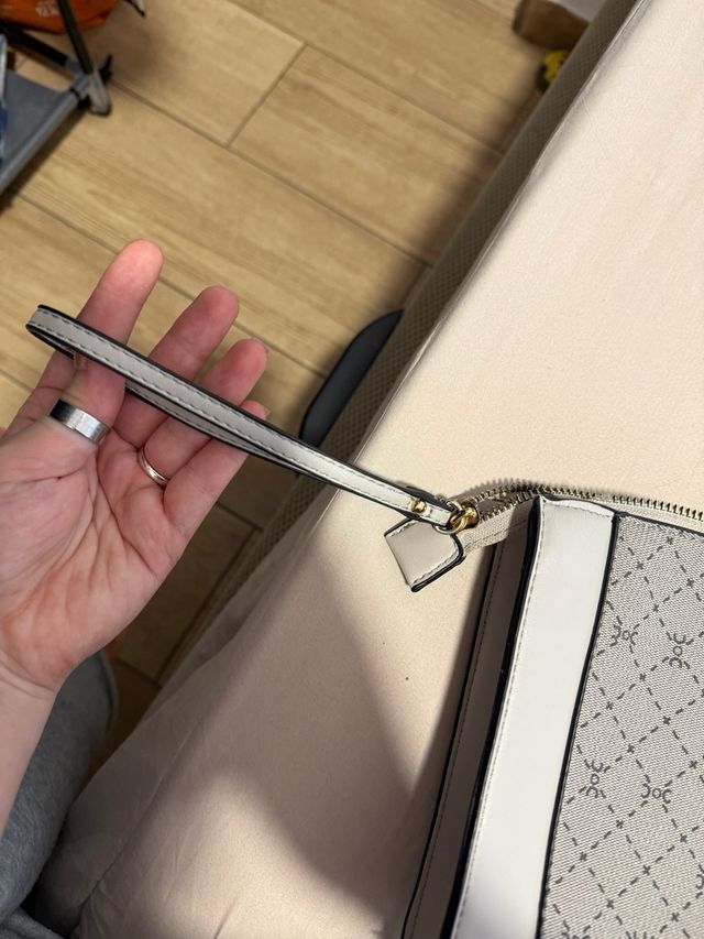 Bolso Gris y Blancos