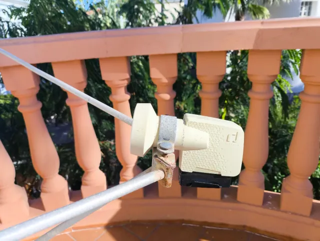 Antena Parabólica Grande