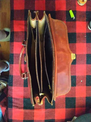 Maletín de cuero auténtico con asas