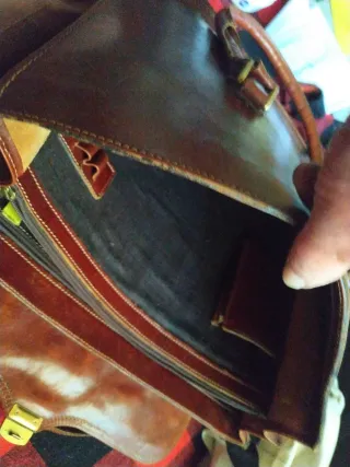 Maletín de cuero auténtico con asas