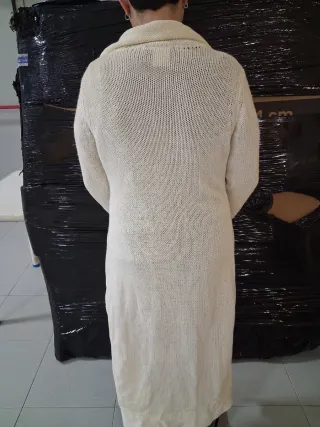 Abrigo largo de encaje blanco