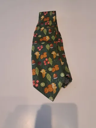 Corbata de seda con estampado otoñal