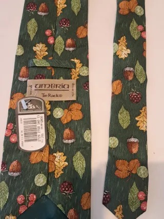 Corbata de seda con estampado otoñal