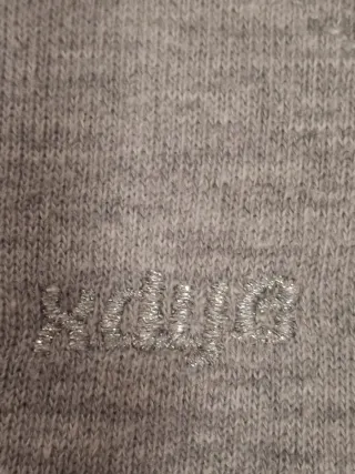 Sudadera con capucha gris