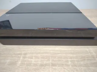 PS4+14 JUEGOS 2.5TB Accesorios incluidos