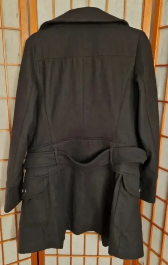 Abrigo Salsa Negro como nuvo