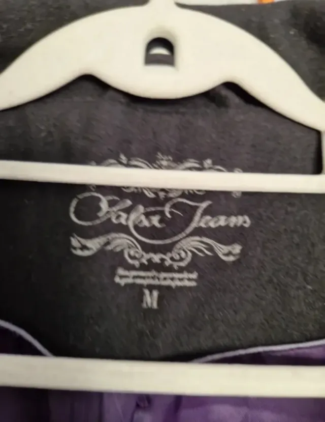 Abrigo Salsa Negro como nuvo