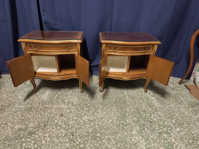 Mesitas de noche antiguas Los Certales