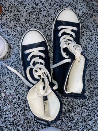 Zapatos altos negros y blancos