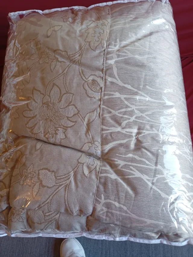 Colcha Bouti con 2 Fundas Cojín Beige