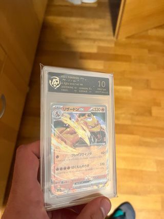Charizard EX 2023 Pokemon JPN Carta Graduata 10