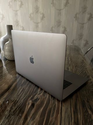 MacBook Pro 15” (2016) Gris/Plata