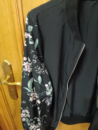 Chaqueta con estampado floral