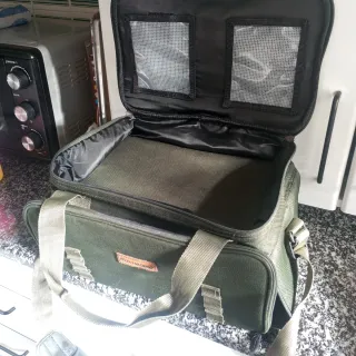 Bolsa de pesca con accesorios