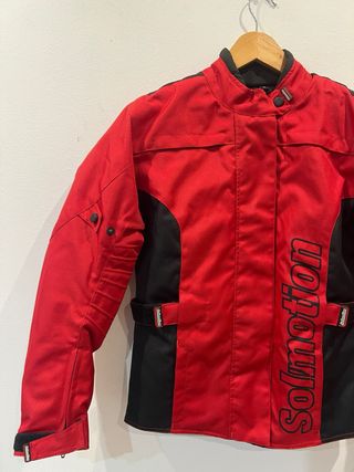 Cazadora moto mujer Solmotion roja y negra