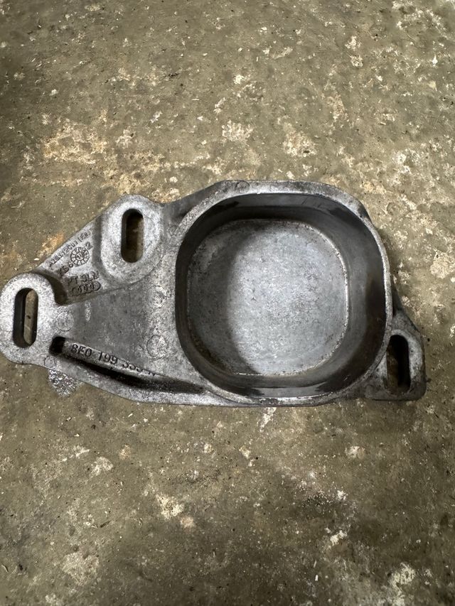 Soporte motor SEAT Exeo frontal