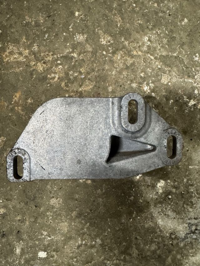 Soporte motor SEAT Exeo frontal