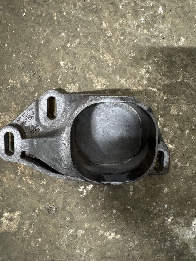 Soporte motor SEAT Exeo frontal