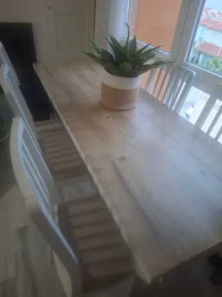 Tavolo da pranzo in legno e acciaio