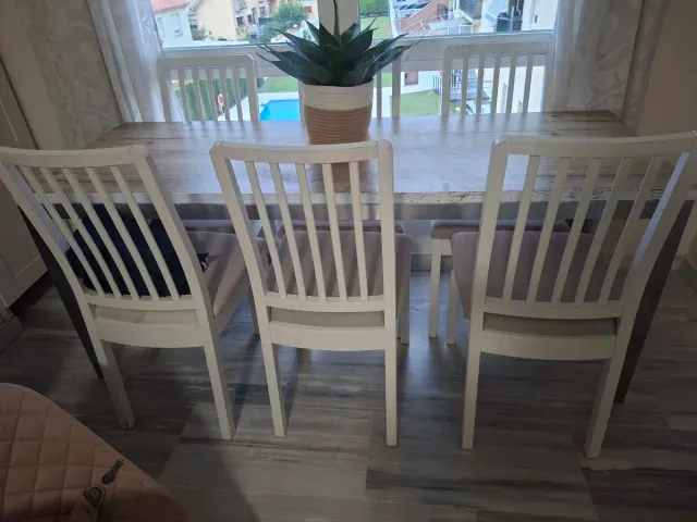 Tavolo da pranzo in legno e acciaio