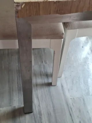 Tavolo da pranzo in legno e acciaio