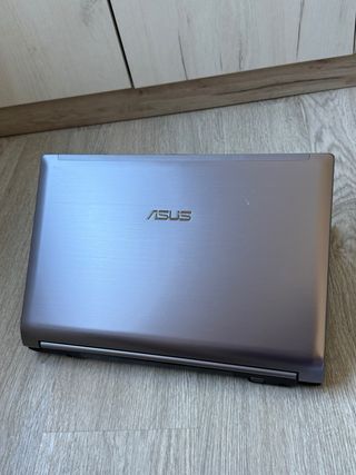 ASUS - 960GB SSD - 10GB RAM - BATERÍA NUEVA