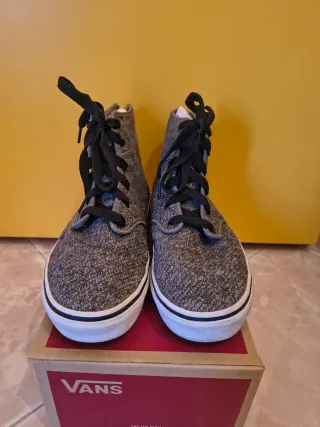 Vans grigie in tessuto con lacci e zip