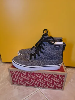 Vans grigie in tessuto con lacci e zip