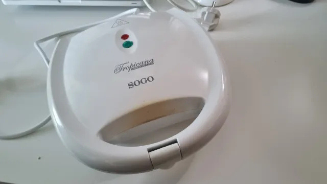 Sanduchera Sogo Tropicana