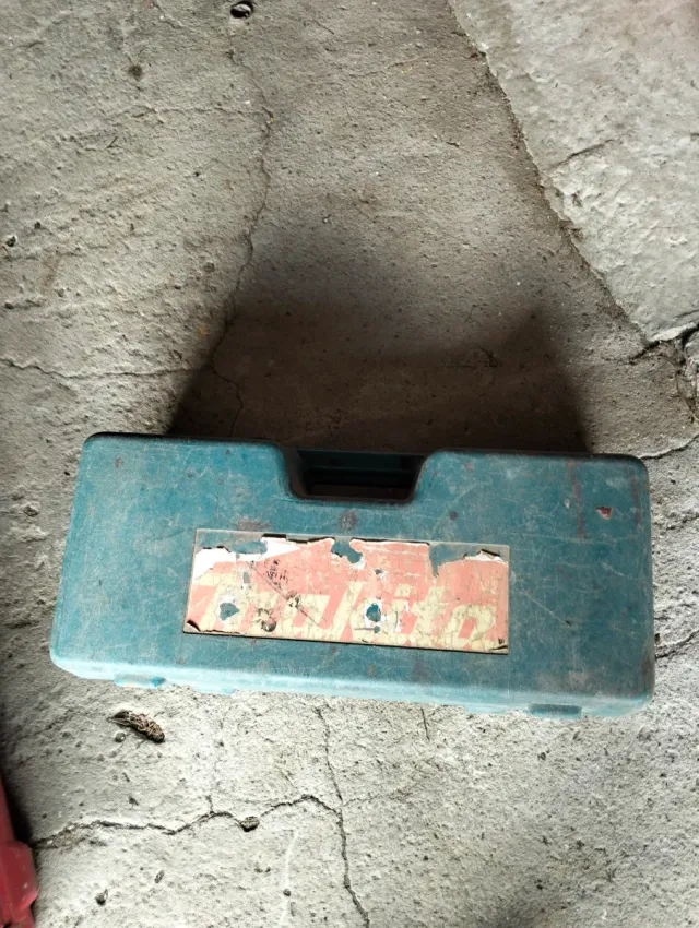 Radial Makita TR-600