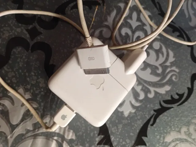 Carregador Apple iPhone Antigo