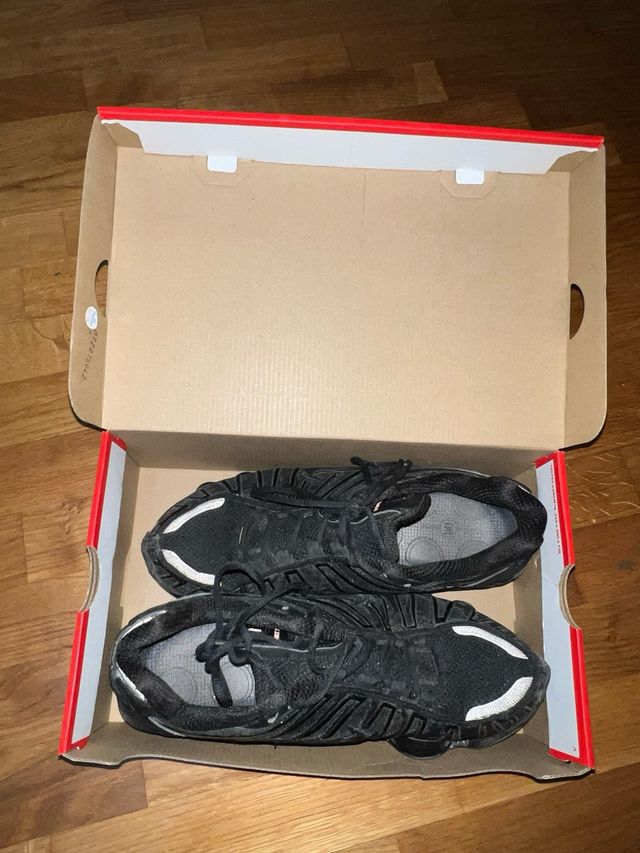 Nike Shox Hombre Negro/Gris