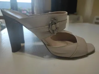 Sandalo Ferragamo Pelle Beige