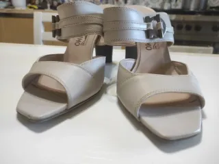 Sandalo Ferragamo Pelle Beige