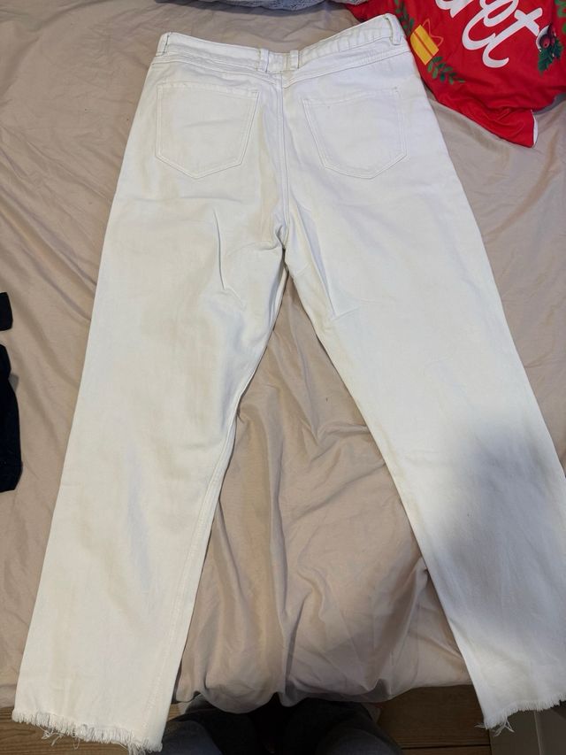 Jeans blancos de tiro alto