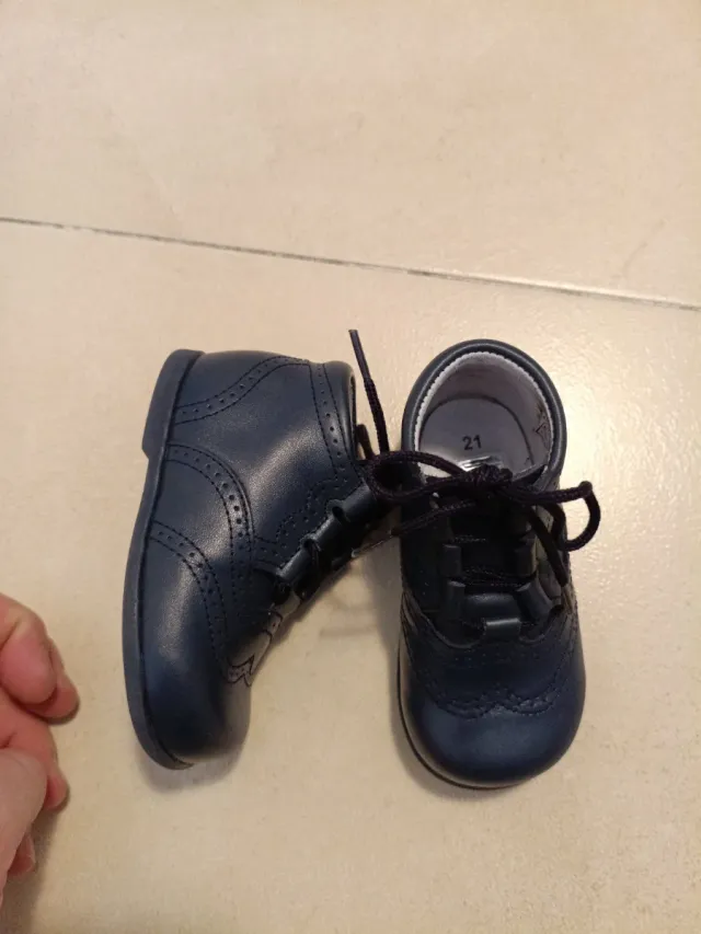 Zapatos niño talla 21