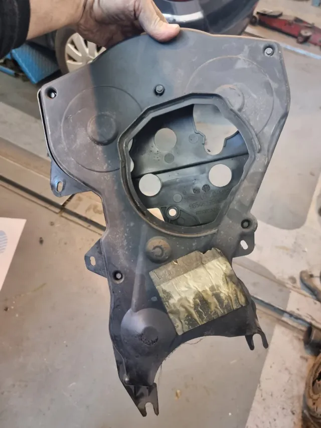 Coperchio distribuzione psa