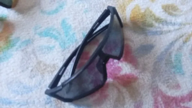 Gafas de sol negras y multicolor