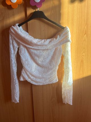 Top Hombros Descubiertos Encaje Blanco