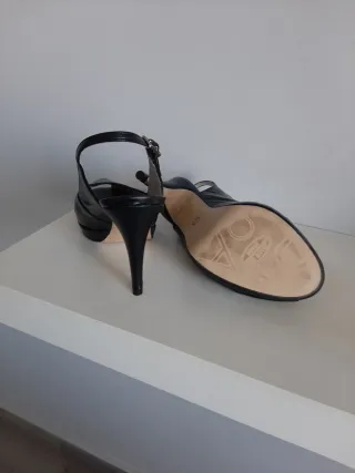 Zapatos Pommes Vazquez Negros Peep