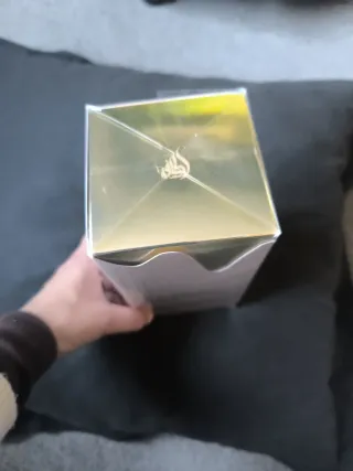 Perfume Lattafa Eclaire Beige y Dorado