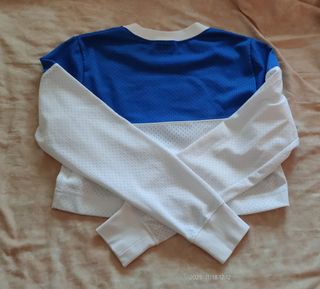 Sudadera crop Nike azul y blanca