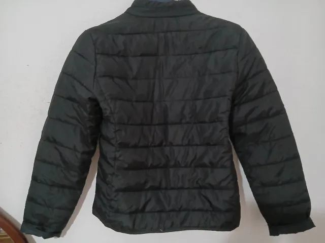 Chaqueta acolchada negra mujer